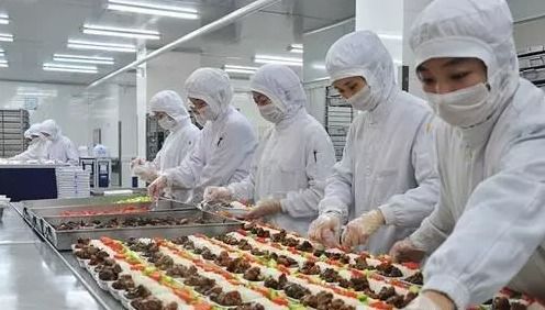 全球最低年薪與勞務分包政策比較 誰在保障勞工權益？